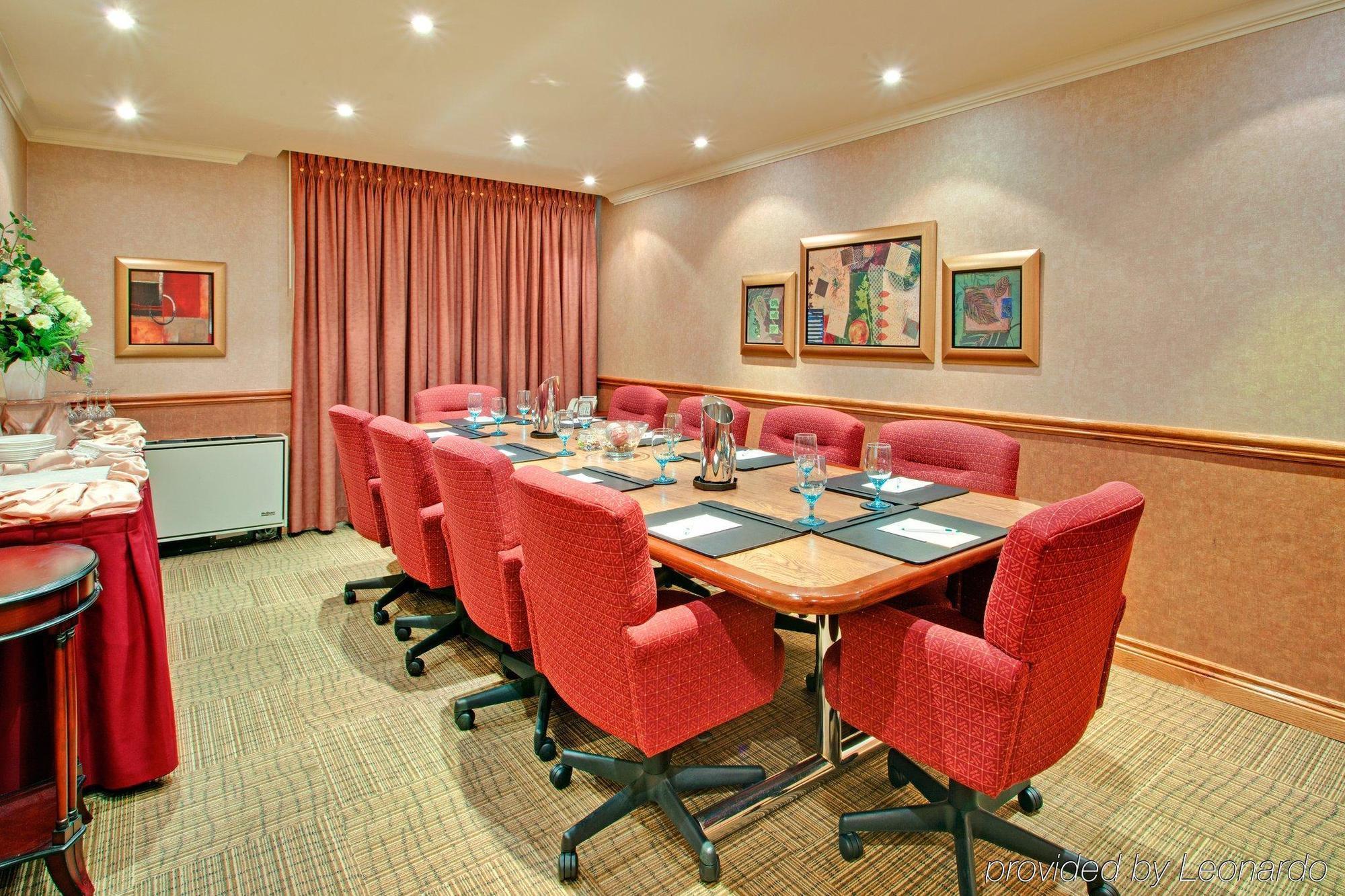 - Yorkdale Hotel 3*