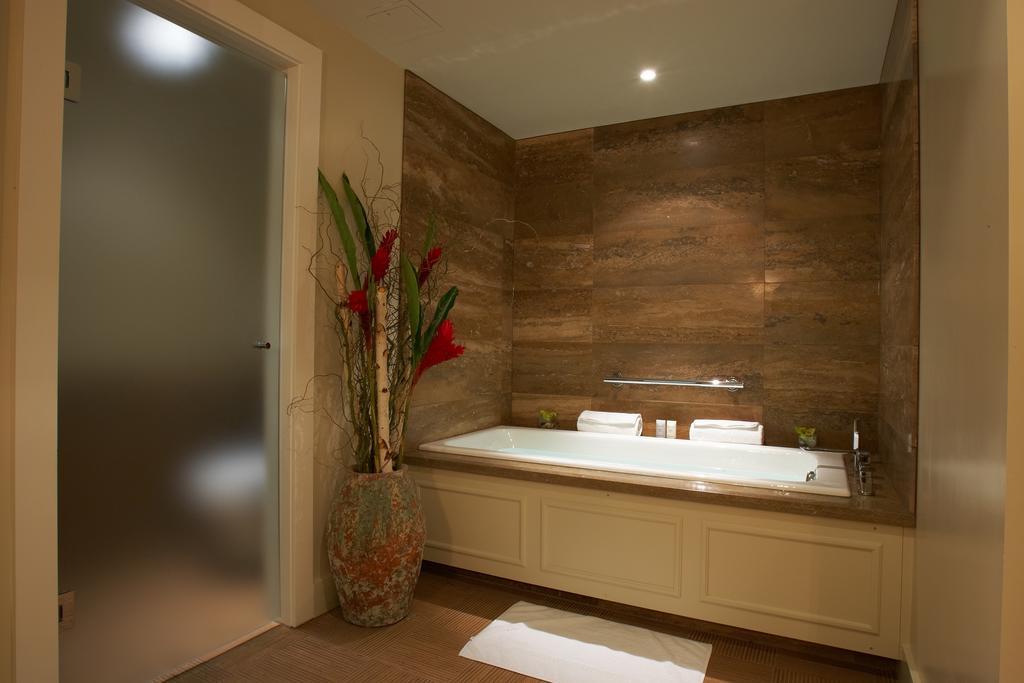 The Ivy At Verity 5* Toronto