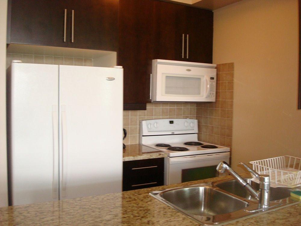 Kashaneh - 15 Greenview Toronto