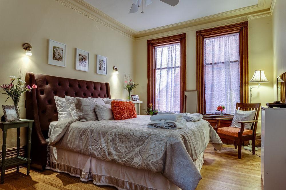 Holiday home Dunn House Toronto