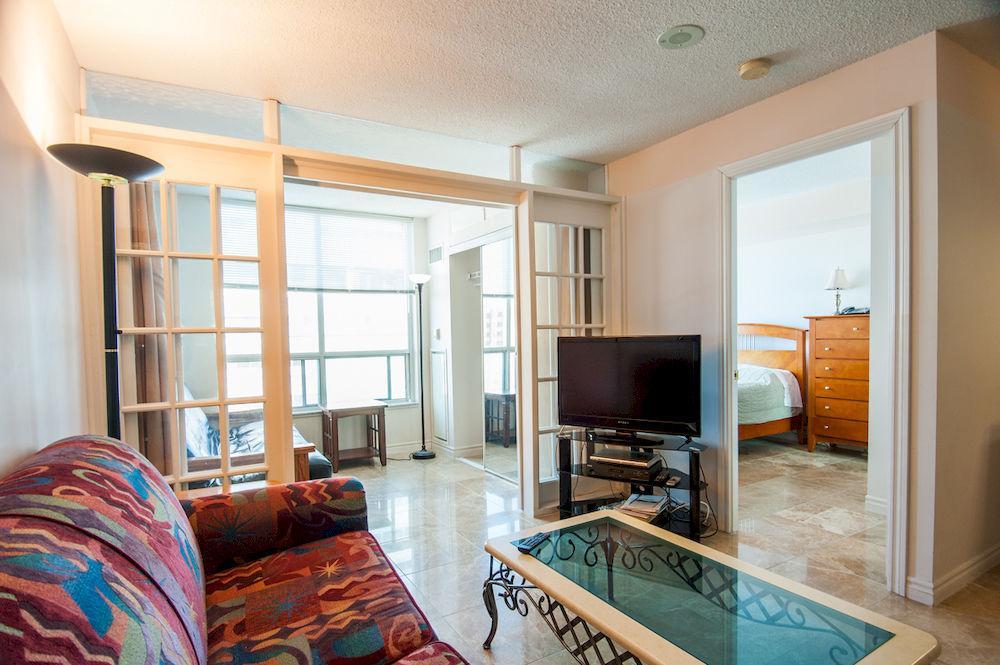 Luxury - Qwest Apartment Toronto