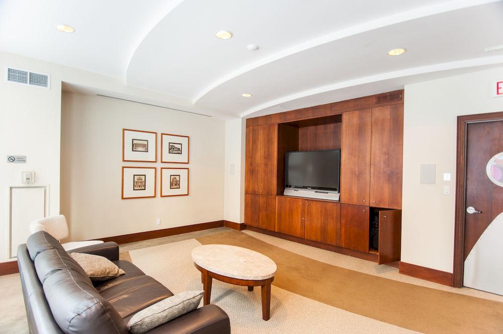 Luxury - Qwest * Toronto