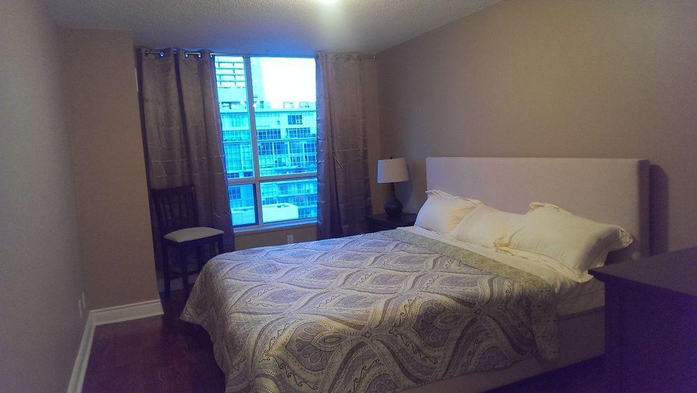 Luxury - Qwest Apartment Toronto