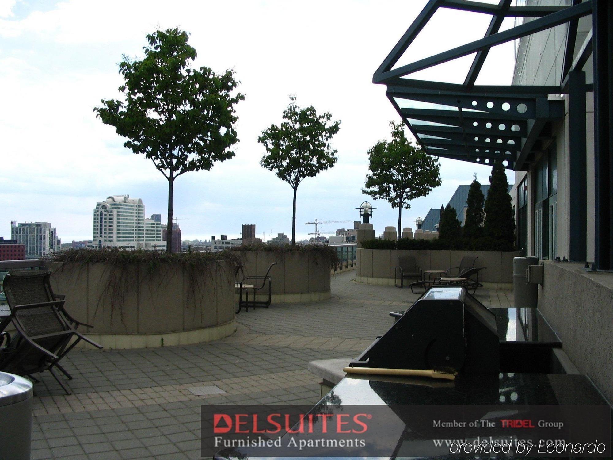 Luxury - Qwest Apartment Toronto