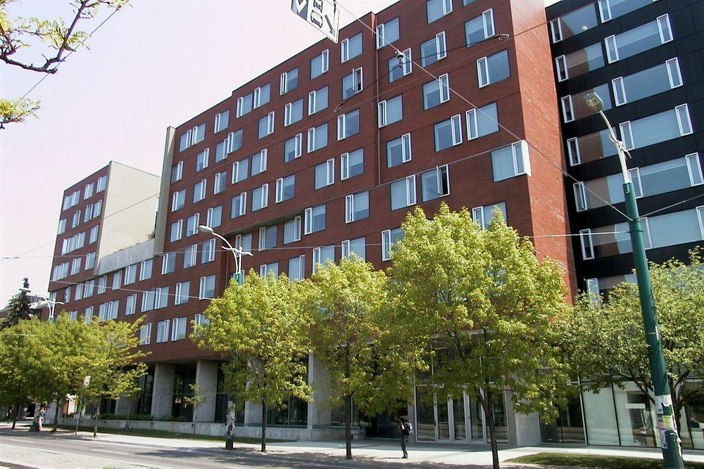 Of Toronto-new College Residence-45 Willcocks Apartment *