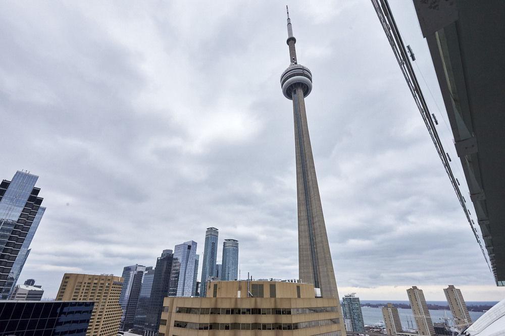 Atlas - Cn Tower & Convention Centre Toronto