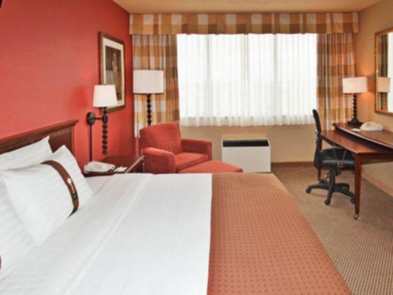 Hotel International Airport By Ihg Toronto