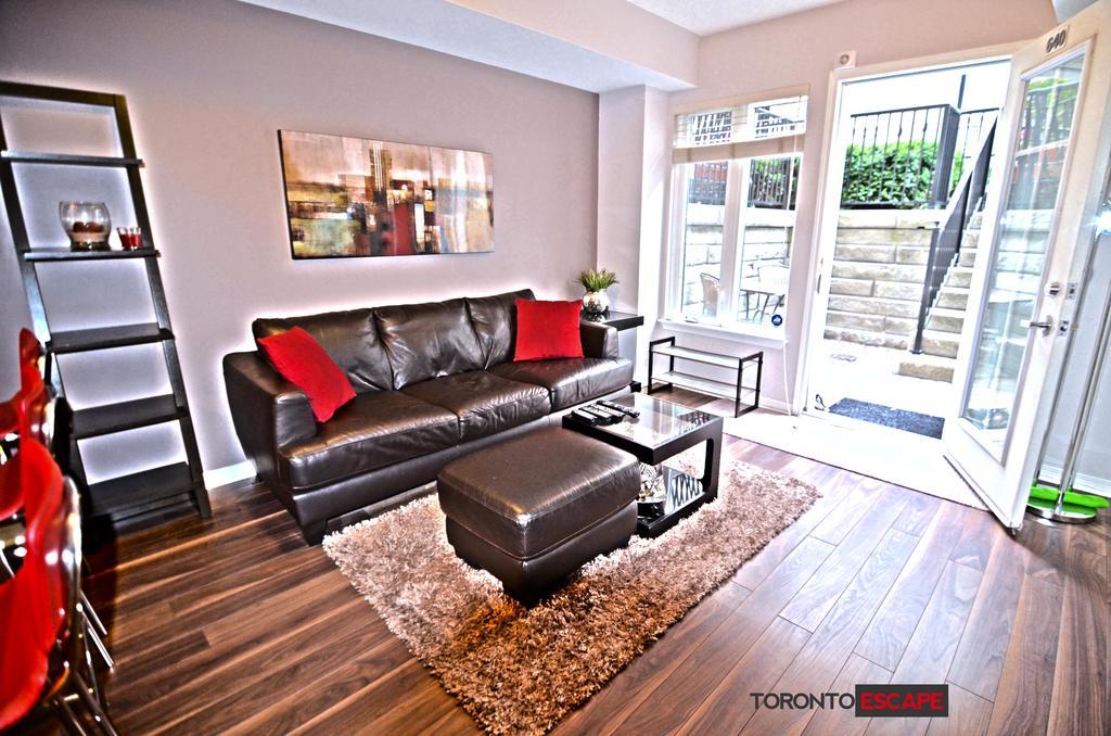 Holiday home Escape - Lakeshore- 38 Dan Leckie Way Toronto