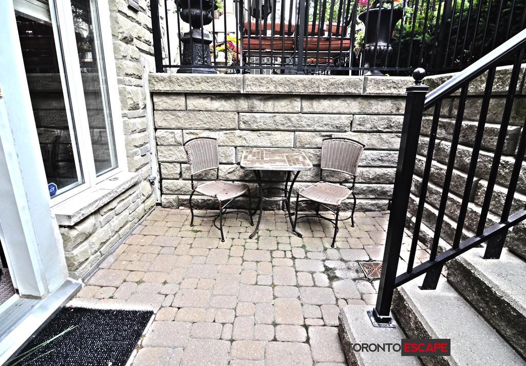 Escape - Lakeshore- 38 Dan Leckie Way