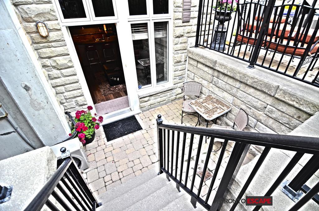 Escape - Lakeshore- 38 Dan Leckie Way