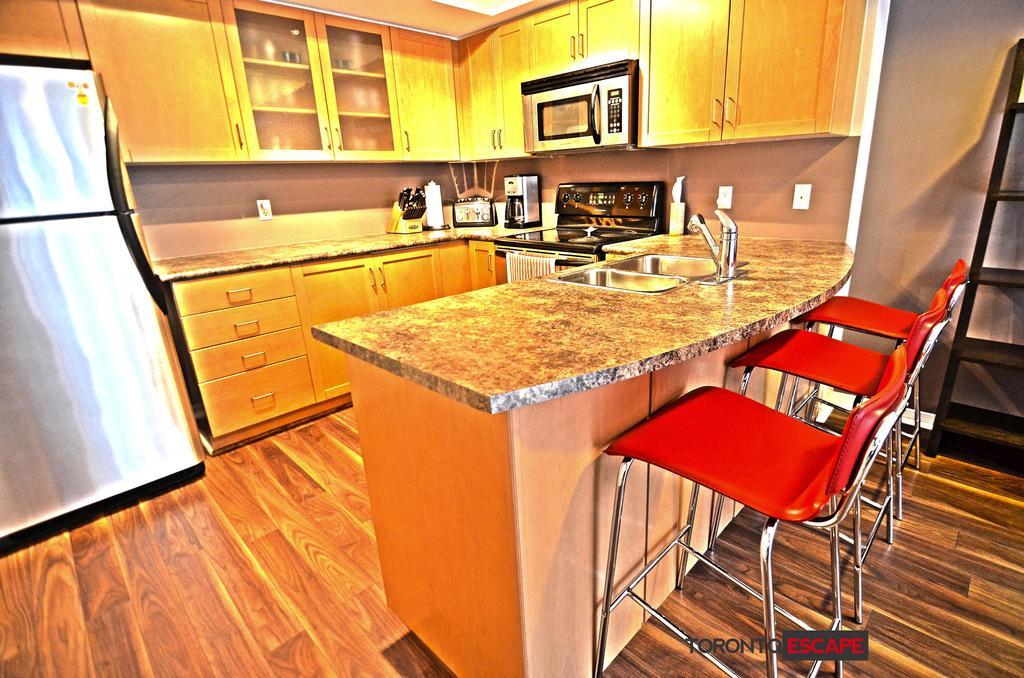 Escape - Lakeshore- 38 Dan Leckie Way * Toronto
