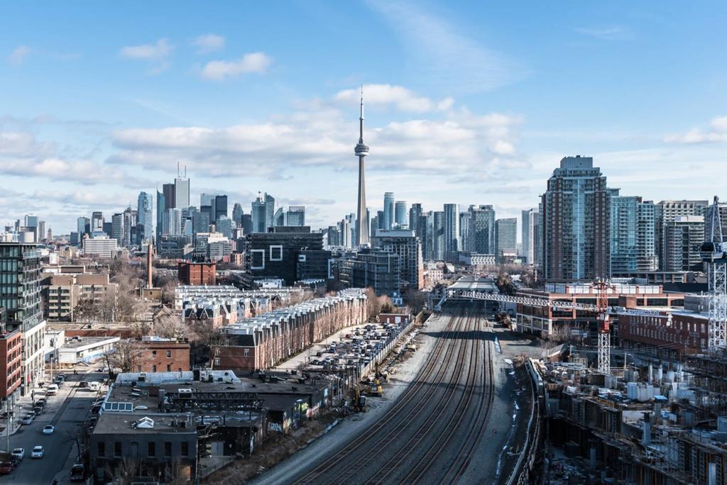 Lavish Suites - Brand New Two Bedroom - Cn Tower View Apartment