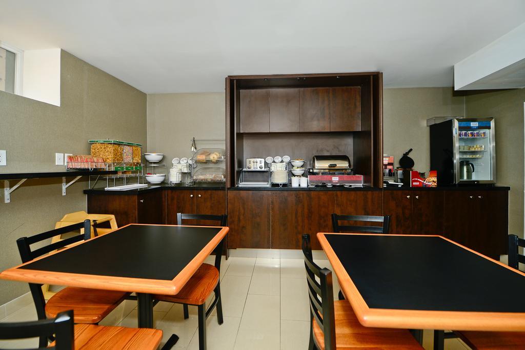 Comfort Centre Hotel