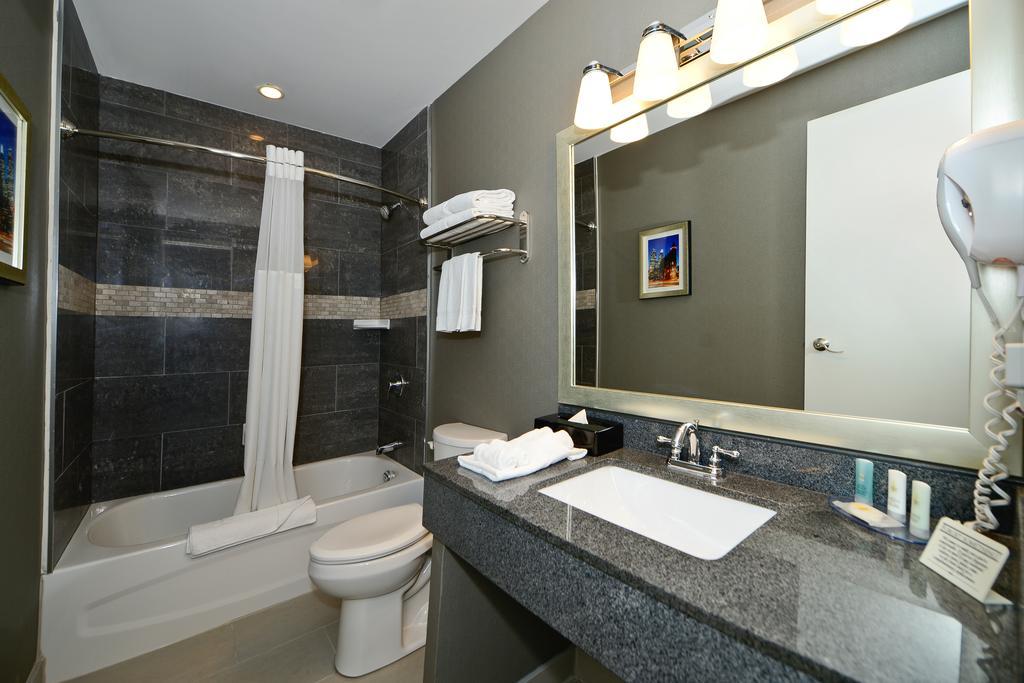 Comfort Centre Hotel