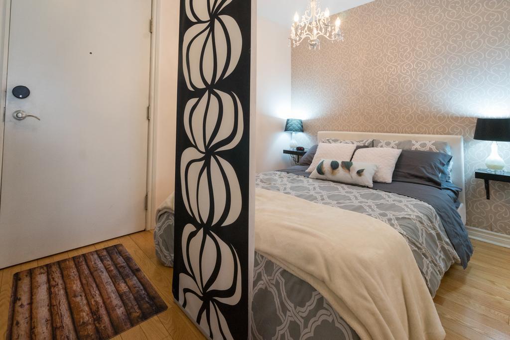 Applewood - 1 Bdrm Wellington West Apartment Toronto
