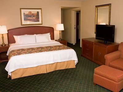 Courtyard By Marriott Airport 3*
