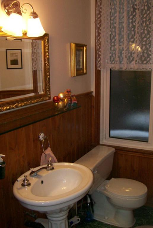 Mcgill Bed & Breakfast