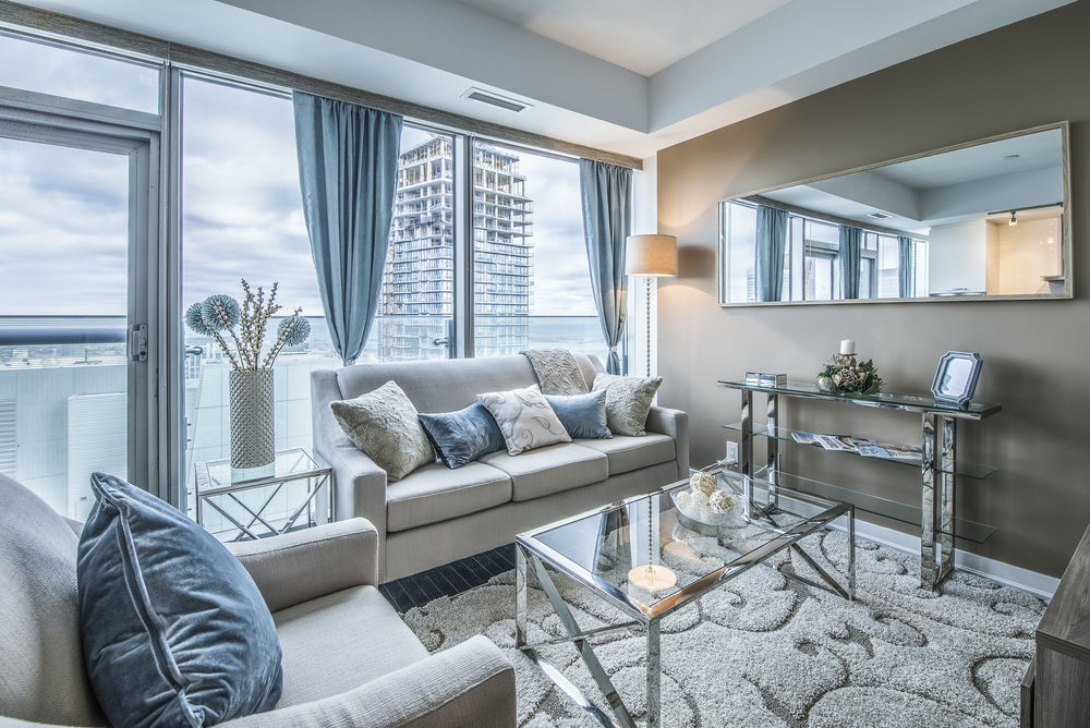 Jp - York St & Lakeshore 3*