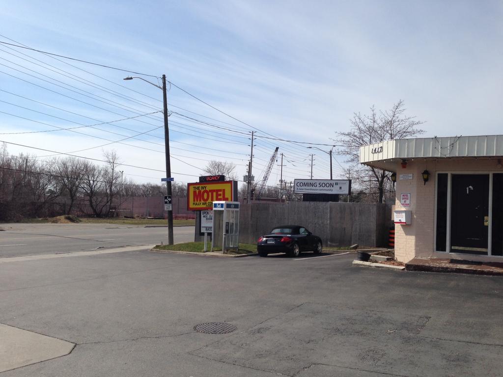 Ivy Motel 2*