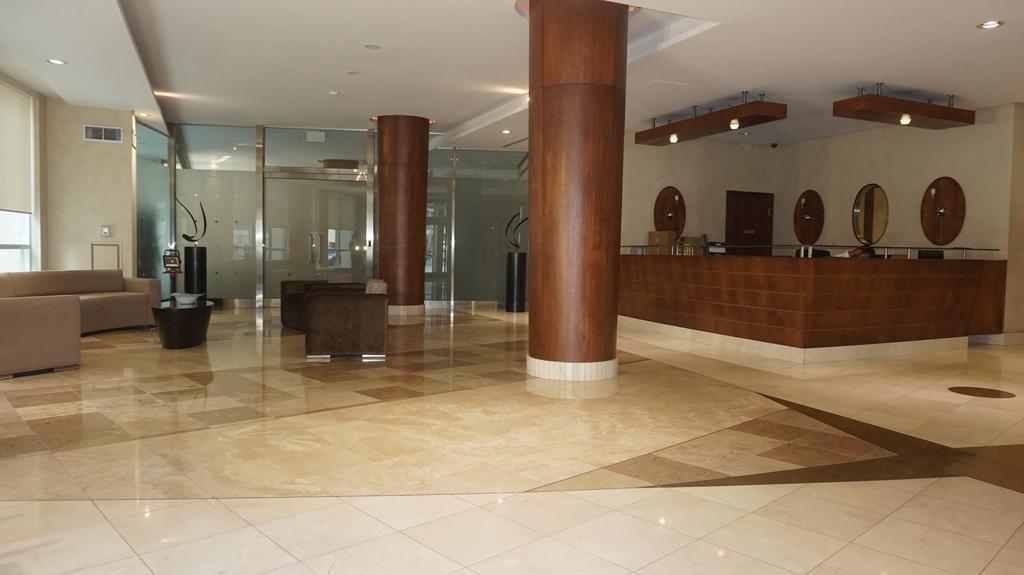 City Stay Condos - Downtown Toronto, Simcoe Street Apartment *