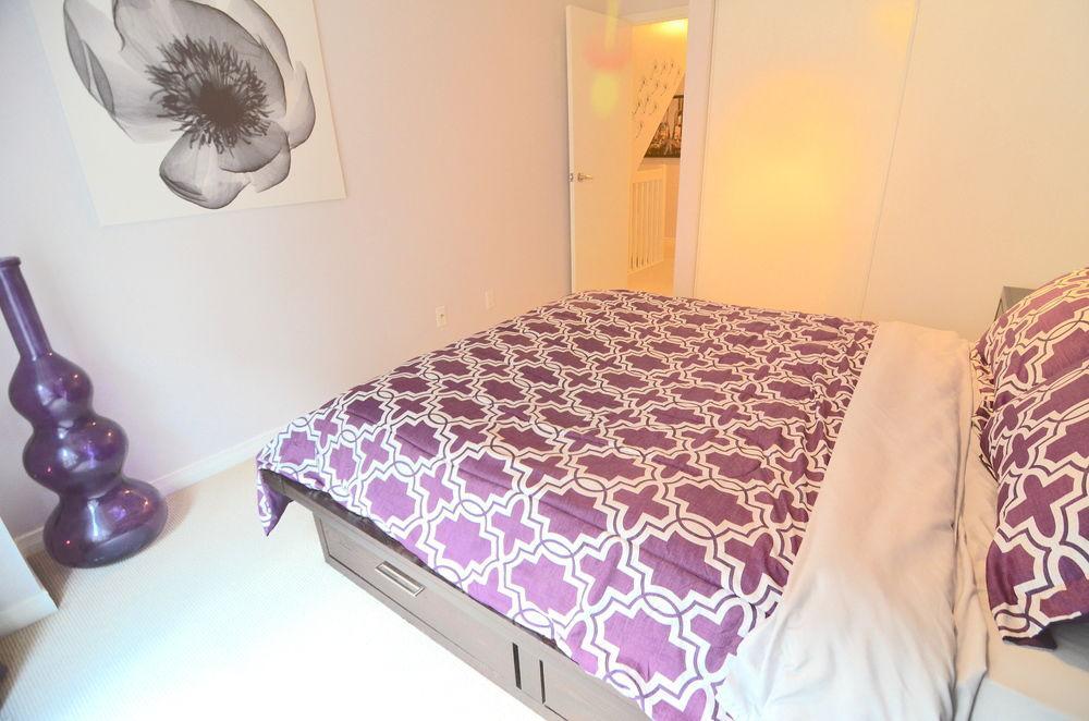 Escape - The Quartz Townhouse Apartment Toronto