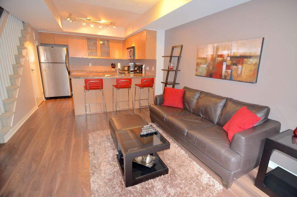 Escape - The Quartz Townhouse Apartment Toronto