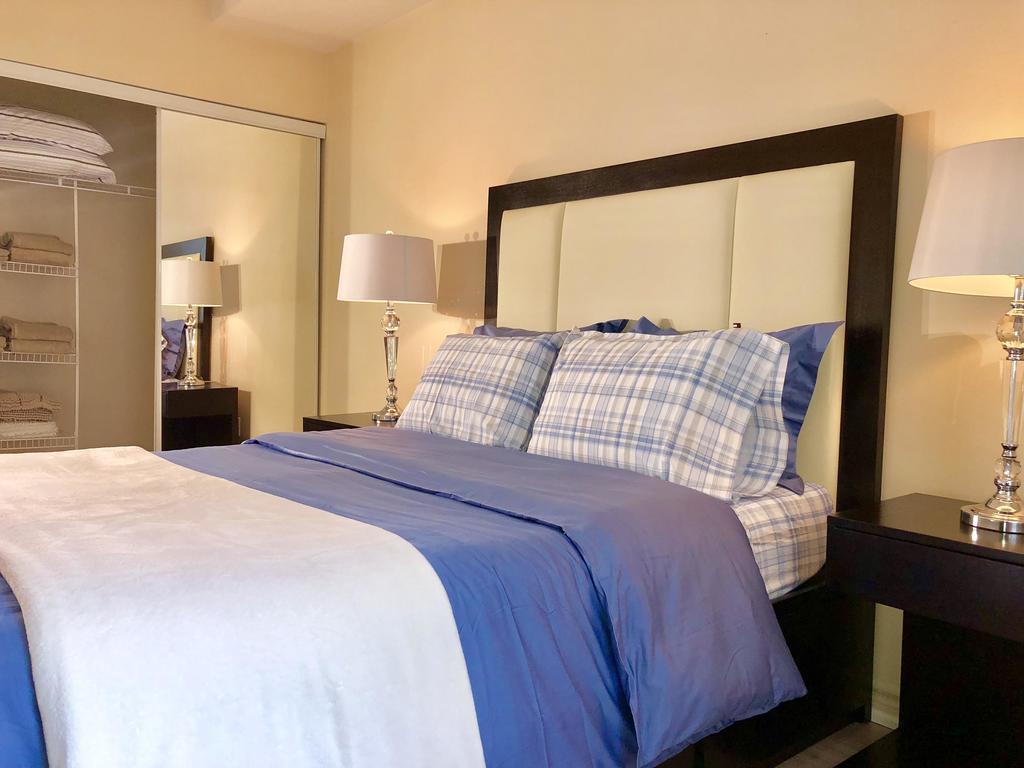 City Stay Condos - Downtown Toronto, Simcoe Street Toronto