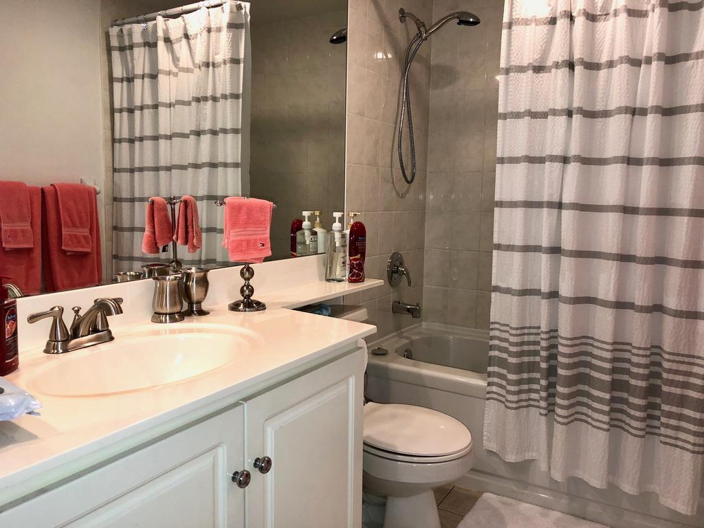City Stay Condos - Downtown Toronto, Simcoe Street Apartment *