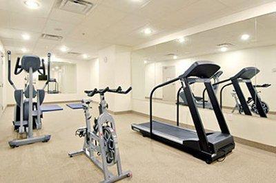 Super 8 By Wyndham Downtown 2*