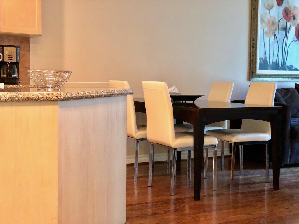 City Stay Condos - Downtown Toronto, Simcoe Street Toronto