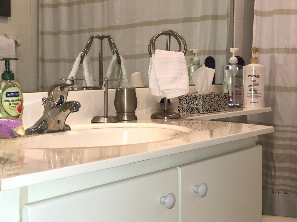 City Stay Condos - Downtown Toronto, Simcoe Street Apartment
