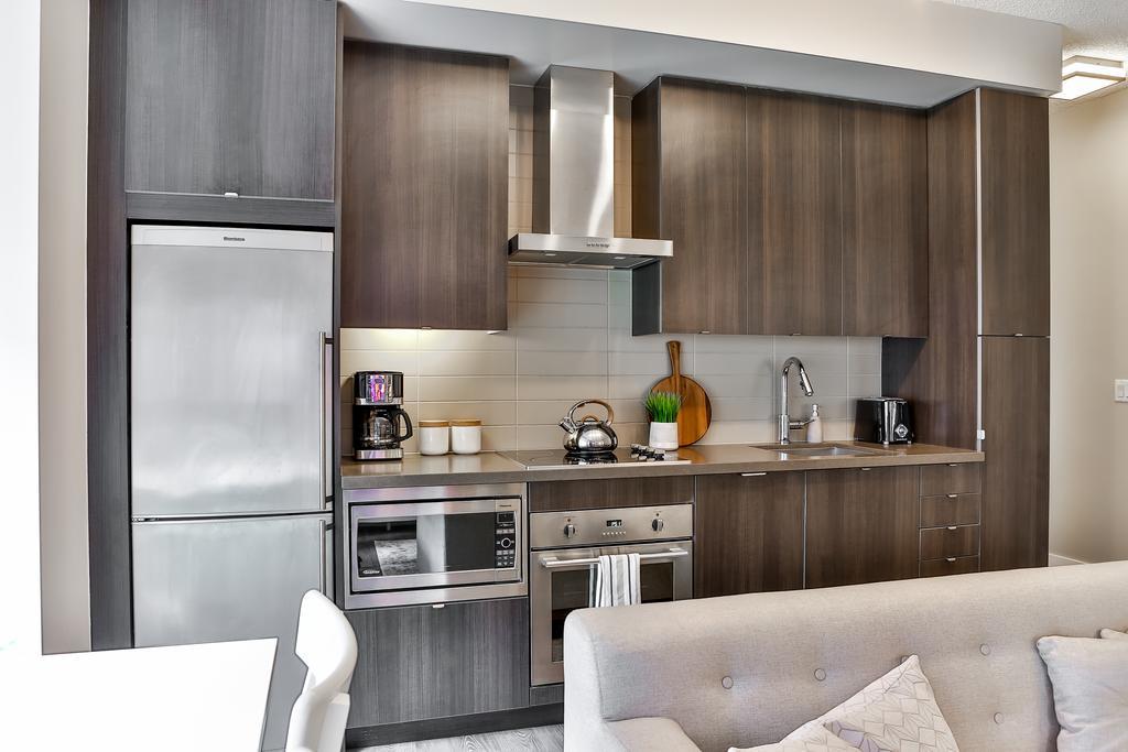 Breathtaking 3-bedroom In The Heart Of Downtown Apartment *