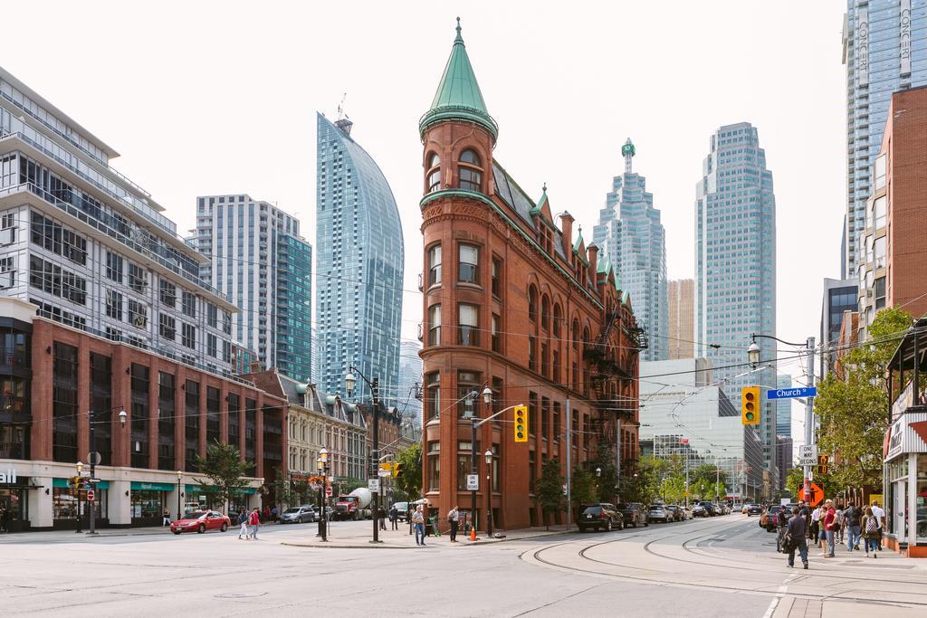 Breathtaking 3-bedroom In The Heart Of Downtown Apartment Toronto