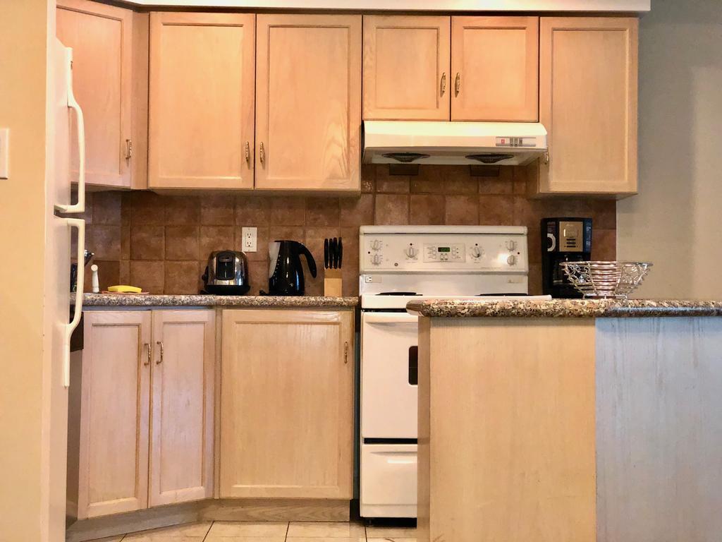 Apartment City Stay Condos - Downtown Toronto, Simcoe Street