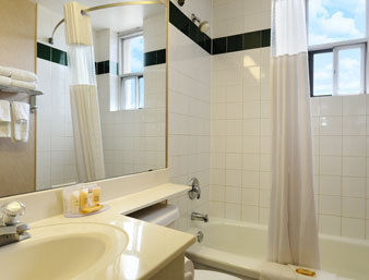 Hotel Howard Johnson By Wyndham Downtown West