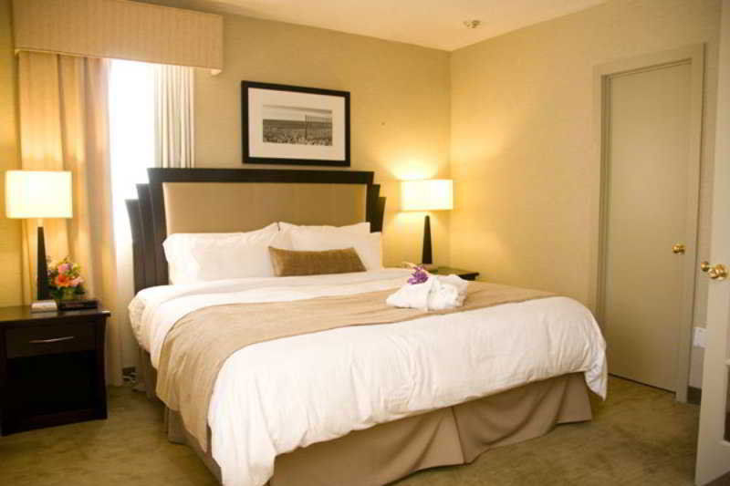 Hampton & By Hilton Downtown Hotel 3*