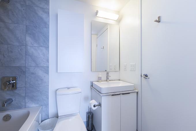 Trinity Suites - Luxury On York Street Toronto