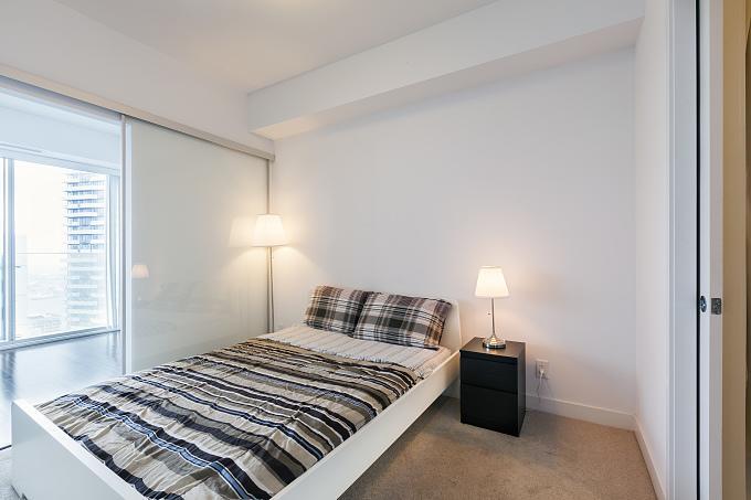 Trinity Suites - Luxury On York Street Apartment Toronto
