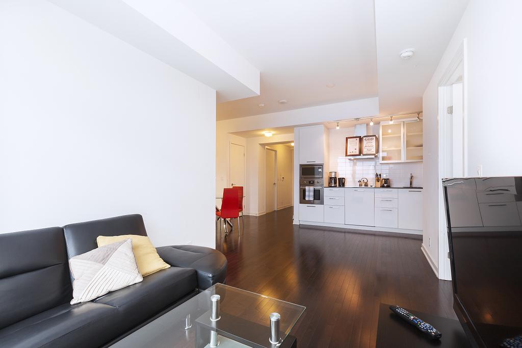 Trinity Suites - Luxury On York Street Apartment Toronto