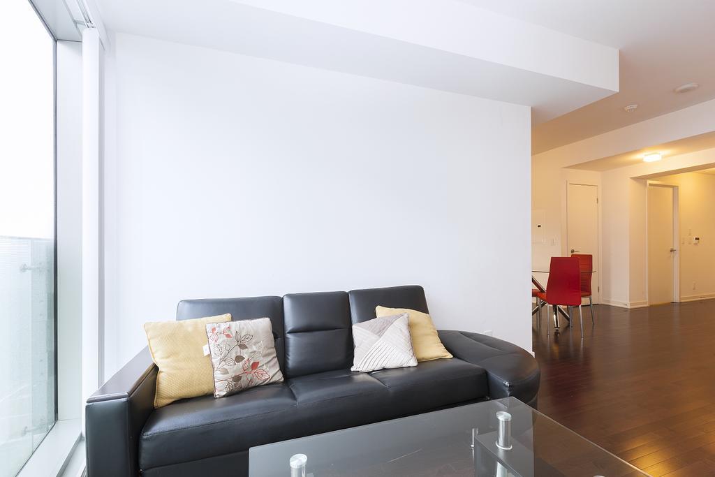 Trinity Suites - Luxury On York Street Apartment