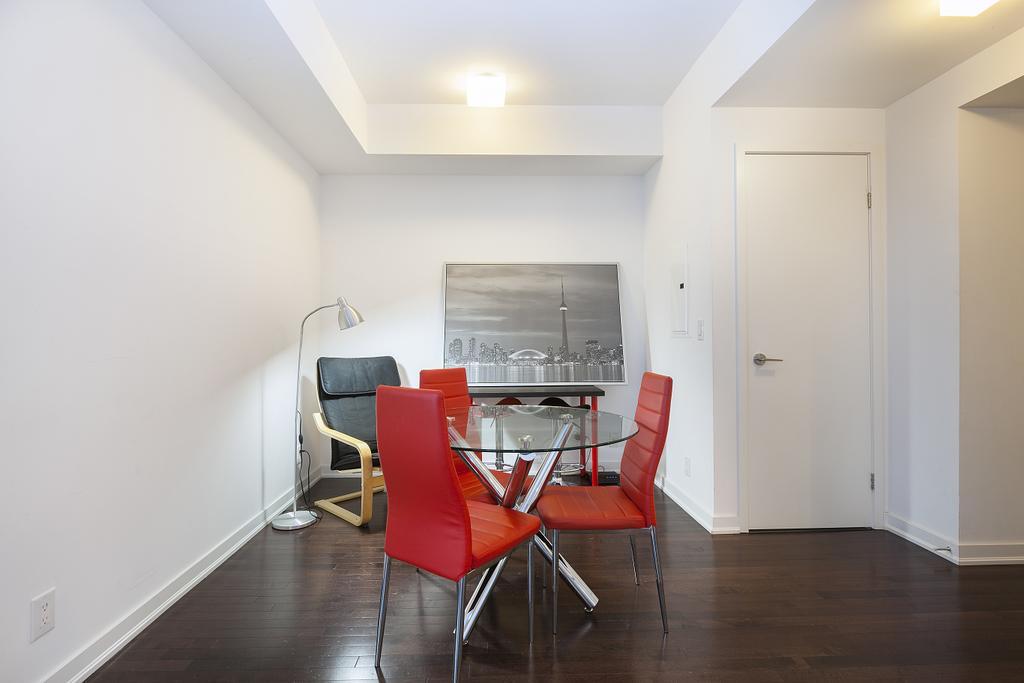 Trinity Suites - Luxury On York Street * Toronto