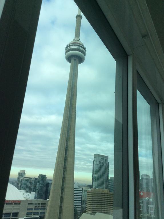 Overlooking Cn Tower, Rogers, Islands Apartment