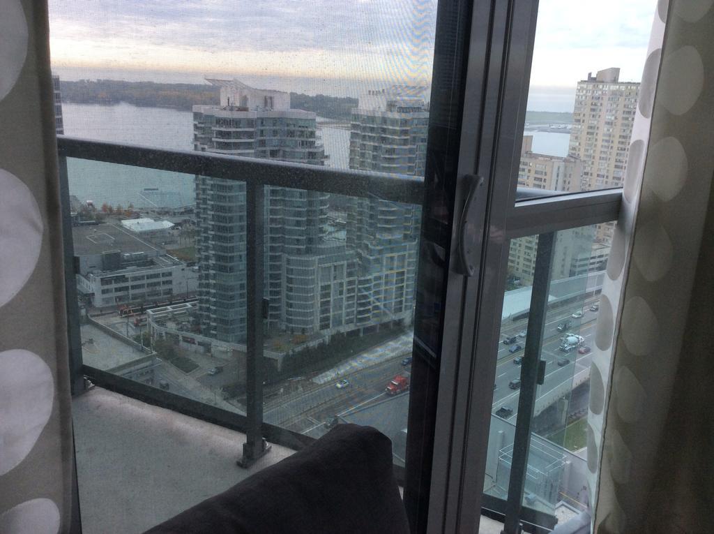 Overlooking Cn Tower, Rogers, Islands