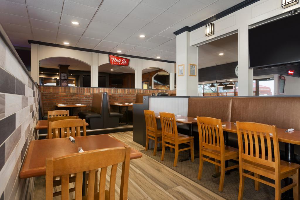Hotel Travelodge By Wyndham East 2*