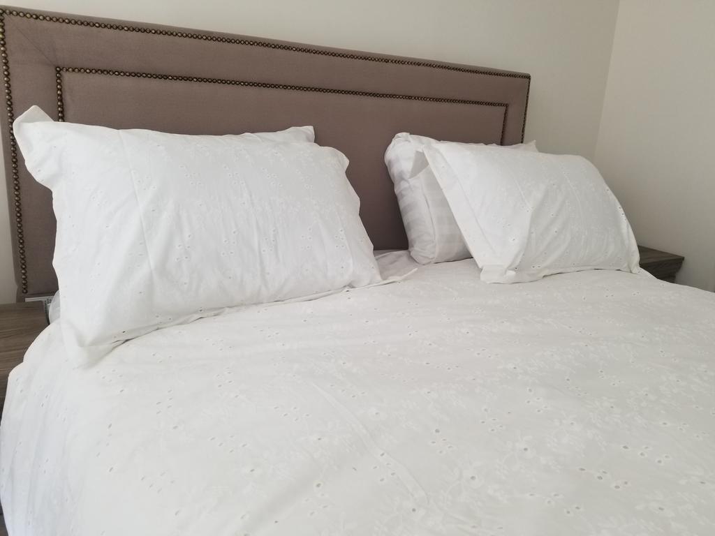 Furnished At Yonge & Eglinton By Canvas Apartment *