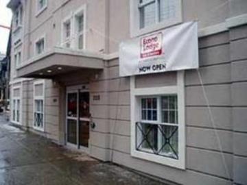 Econo & Downtown Hotel