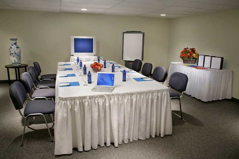 Hotel Super 8 By Wyndham Downtown 2*