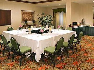 Courtyard By Marriott Airport Hotel Toronto