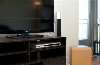 E.s.i Furnished At Harbourview Apartment Toronto