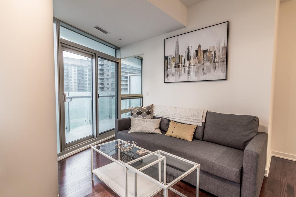 Aoc Suites - Two Bedroom Condo - City/Cn Tower View * Toronto